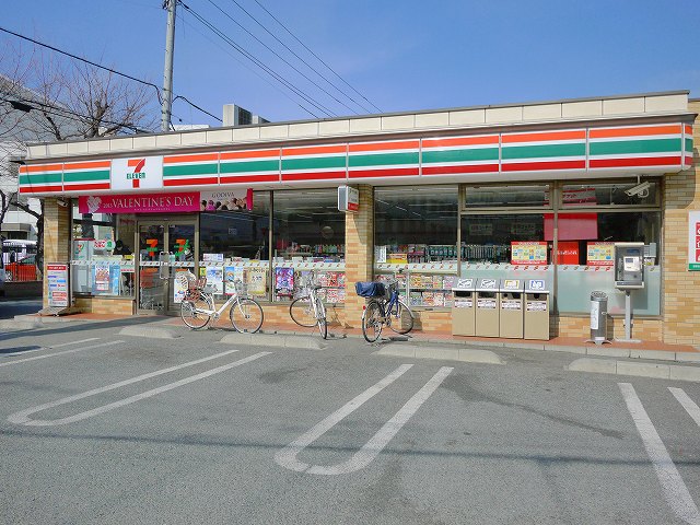 コンビニ　セブンイレブン 練馬大泉学園小前店（コンビニ）まで524m