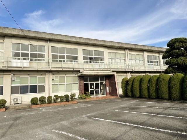 小学校　愛西市立草平小学校（小学校）まで1900m
