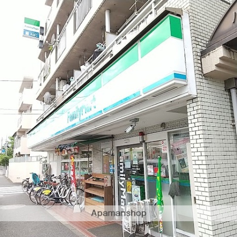 コンビニ　ファミリーマート（コンビニ）まで735m