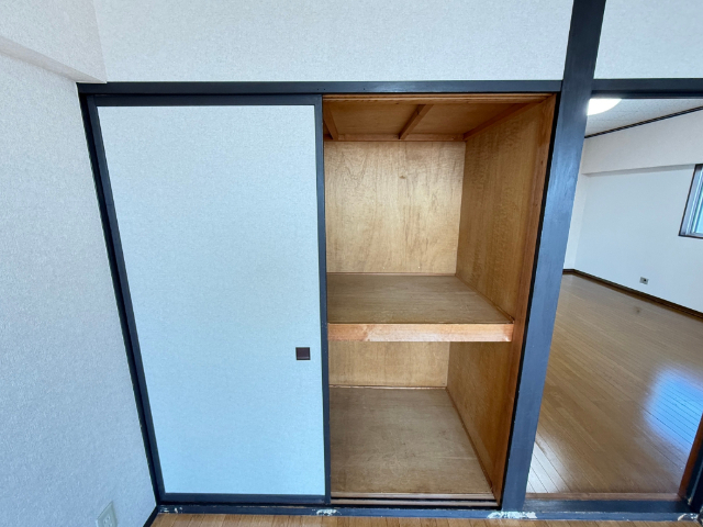 収納　押入
