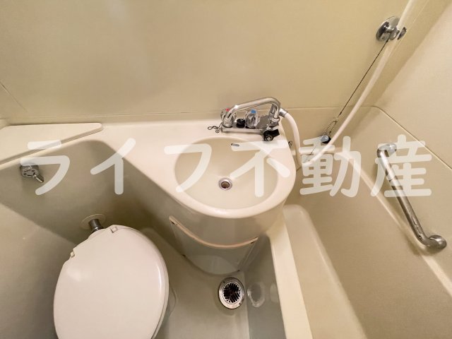 洗面設備　独立洗面台です