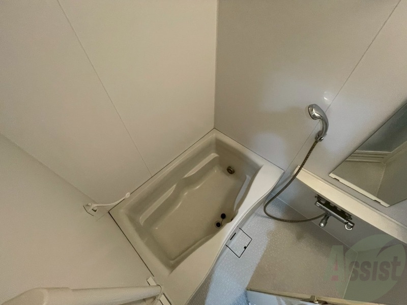 バス・シャワールーム　お風呂になります。一日の疲れを癒してくださいね。