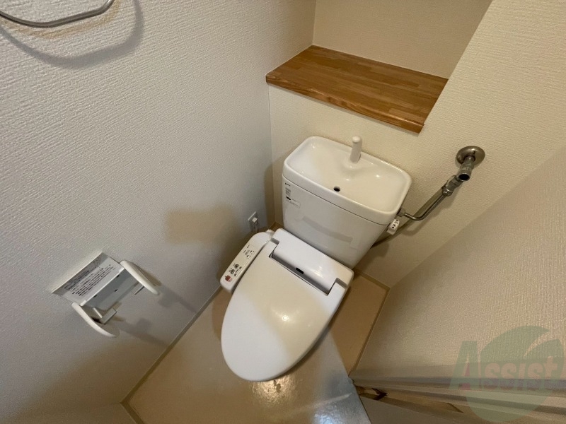 トイレ　シャワートイレになっているので快適です！