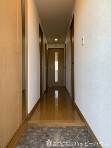 玄関　４０３の写真になります。現地優先
