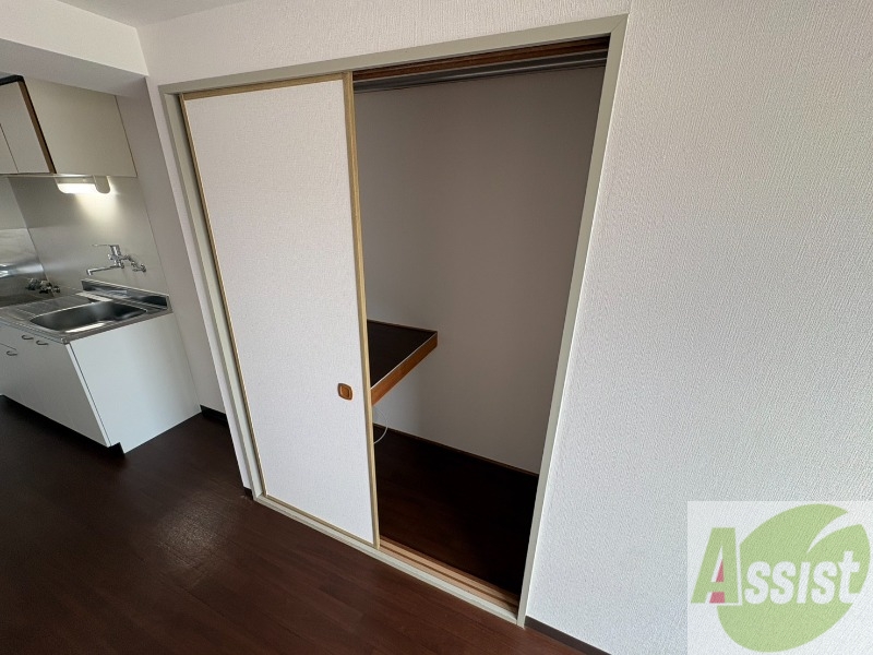 収納　寝室の収納です。部屋がすっきり片付きます。