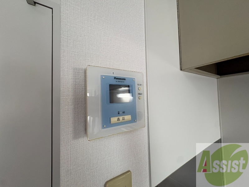 セキュリティ　ＴＶモニター付インターホンです。来客者の顔が見えるので安心！