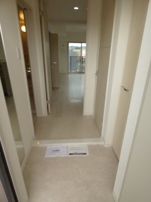 玄関　同じ間取りのお部屋の写真です。
