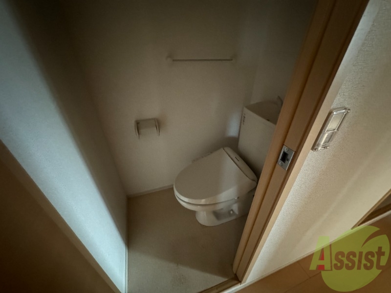 トイレ　こちらはトイレです。清潔感があり、安心して使用できます。