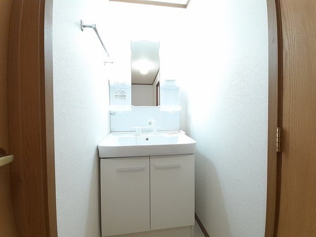 洗面設備　使いやすい洗面所です