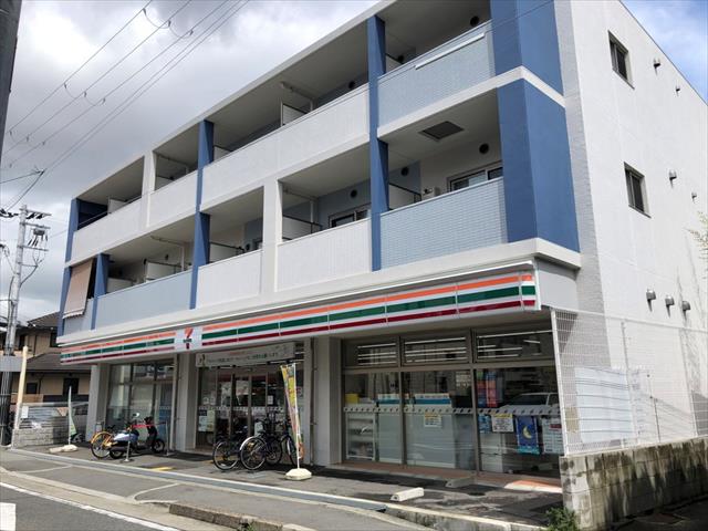 コンビニ　セブンイレブン（コンビニ）まで607m