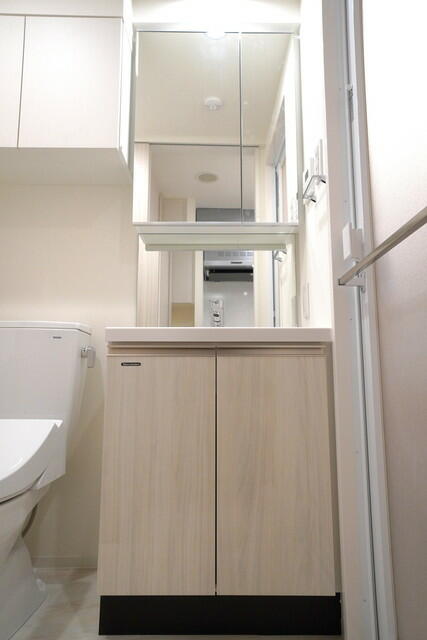 洗面設備　※写真は同タイプ住戸です。