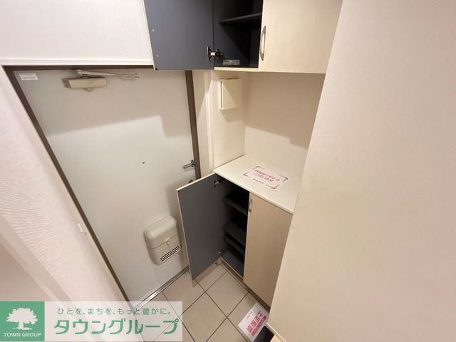 玄関　お問合せはタウンハウジングまで！※現地待合わせ相談可能