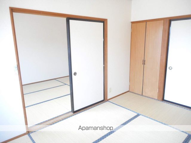メゾンビィーズの居間写真