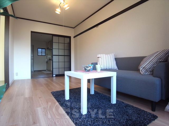 ヒカハイム宝ヶ池 Bの居間写真