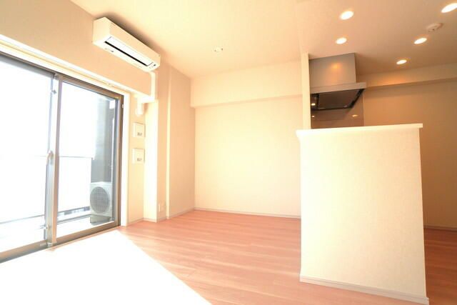 居室・リビング　写真は同タイプ住居です。