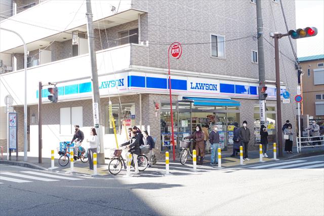 コンビニ　ローソン（コンビニ）まで842m
