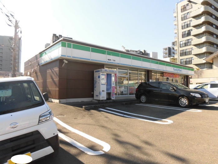 コンビニ　ファミリーマート橘通東一丁目店（コンビニ）まで466m