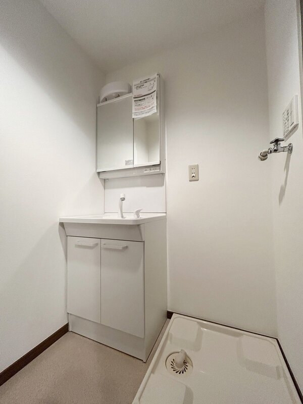 洗面設備　※別部屋の参考写真です。