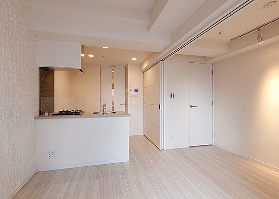居室・リビング　※別部屋の参考写真です。