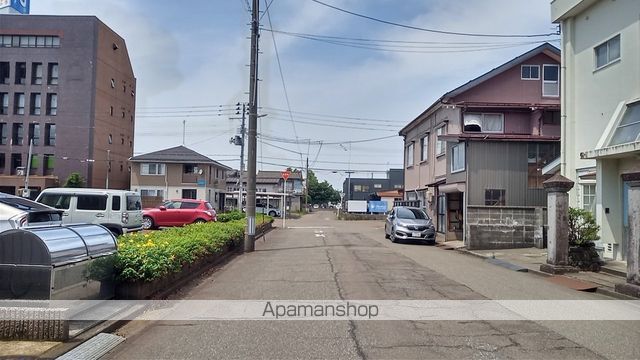 その他　前面道路（その他）まで0m
