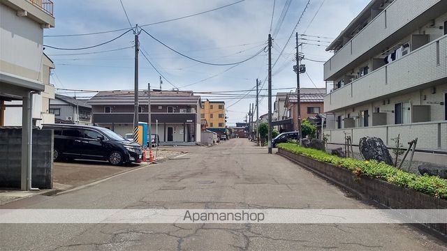その他　前面道路（その他）まで0m