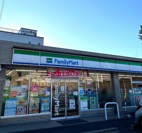 コンビニ　ファミリーマート 新守西店（コンビニ）まで49m