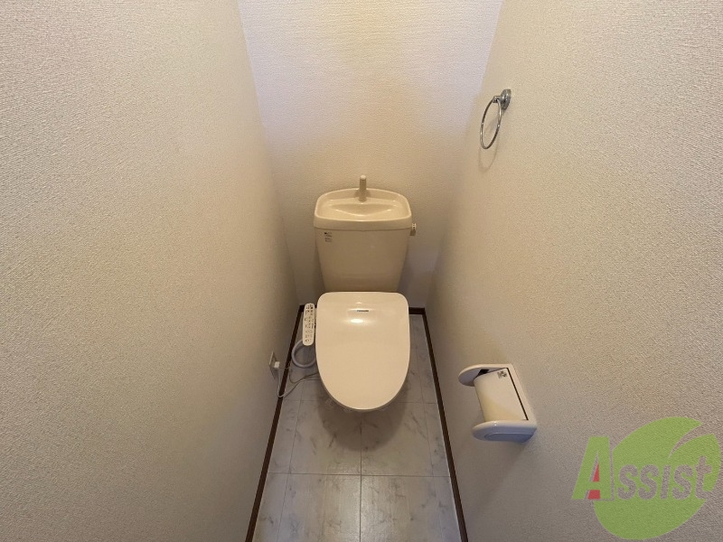 トイレ　シャワー付きトイレで冬場も快適に過ごせますね。