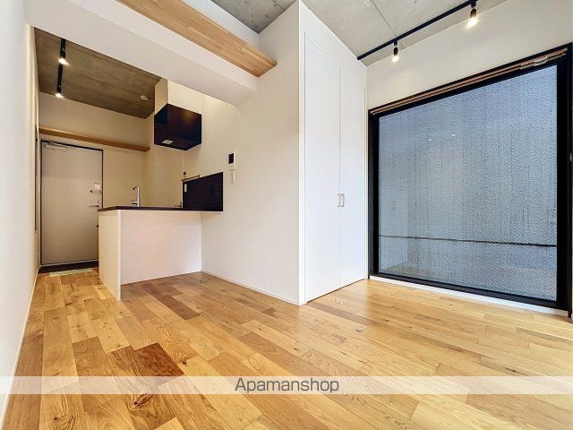 京急本線 新馬場駅 徒歩6分 8階建 築4年の居間写真