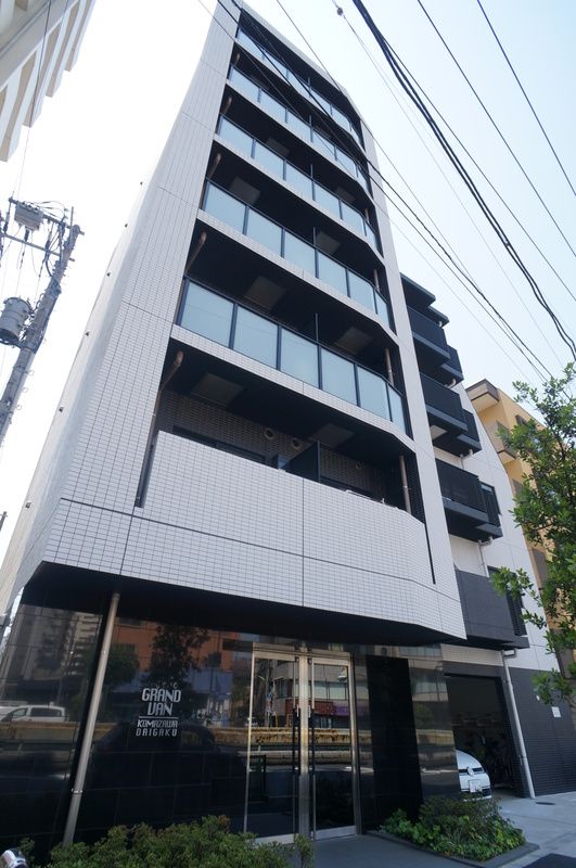 建物外観　■外観タイル張り■閑静な住宅街■都市ガス■宅配ＢＯＸ