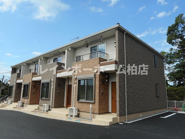 建物外観　落ち着いた雰囲気の外観です