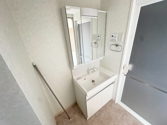 洗面設備　※別部屋の写真です