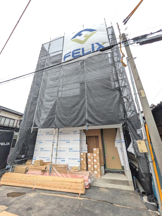建物外観　建築中