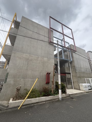 空心マンションの外観写真