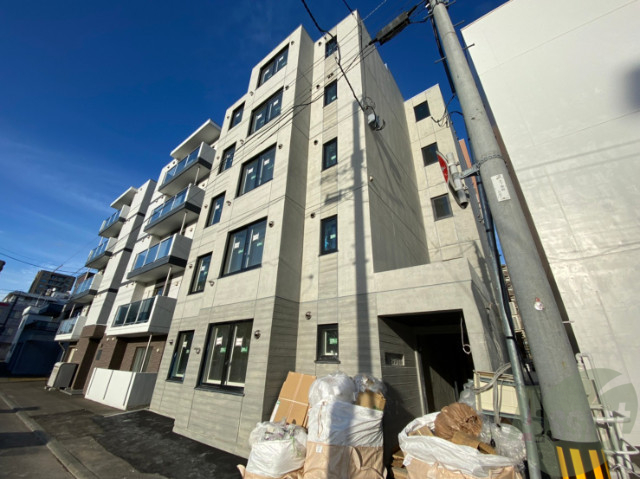 建物外観　札幌市中央区北７条西「ユーフォリア北円山」