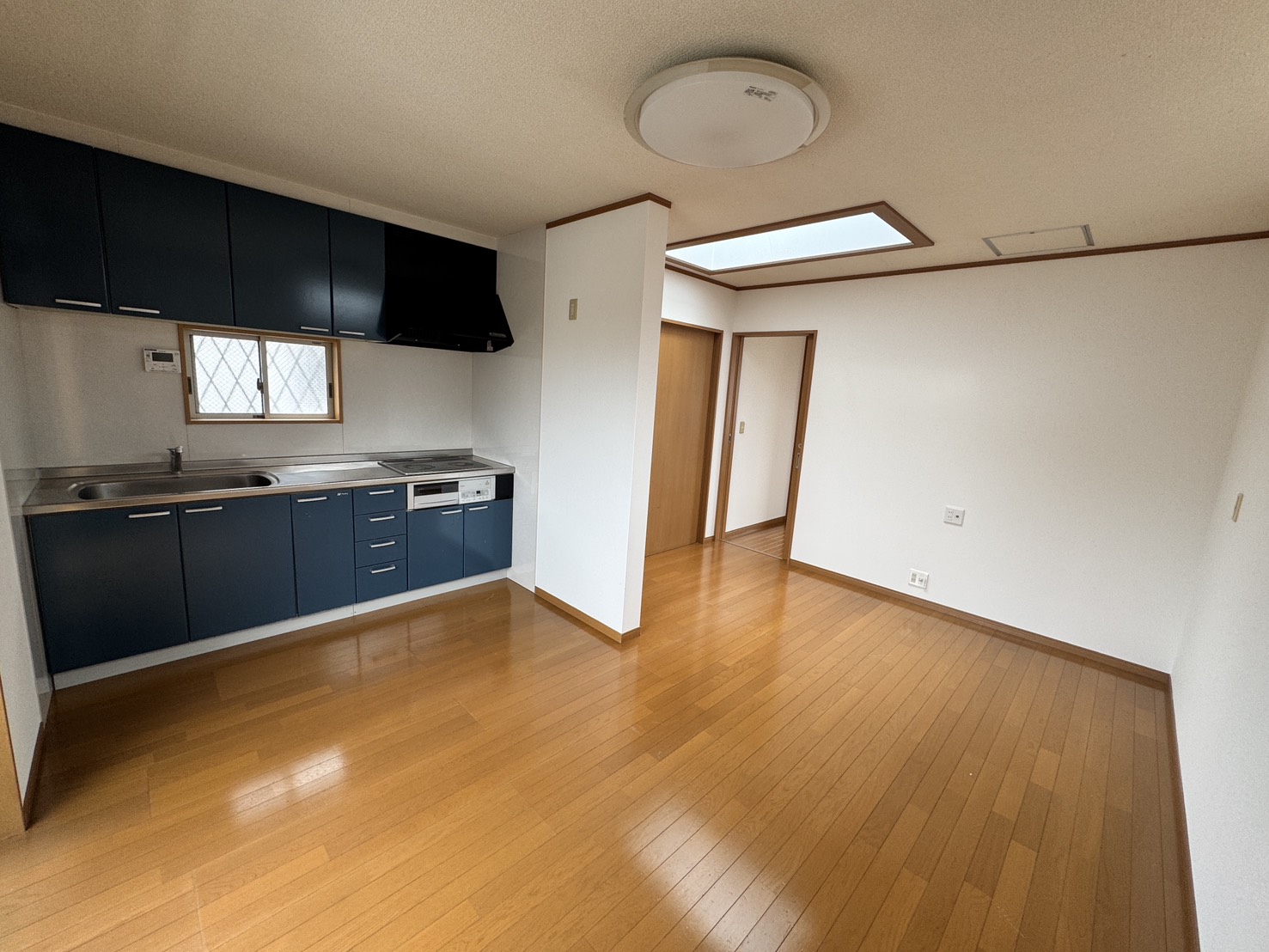 本荘6丁目貸家の居間写真