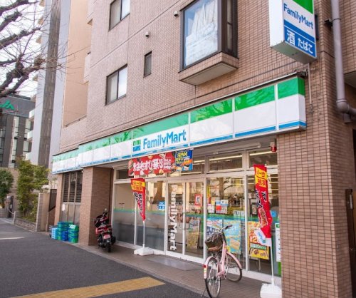 コンビニ　ファミリーマート 杉並成田東五丁目店（コンビニ）まで366m