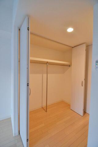 その他部屋・スペース　広々としたクローゼット