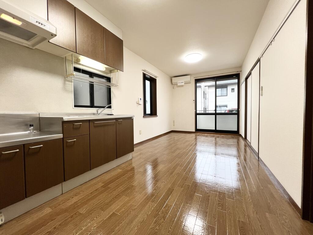 居室・リビング　写真は別部屋です