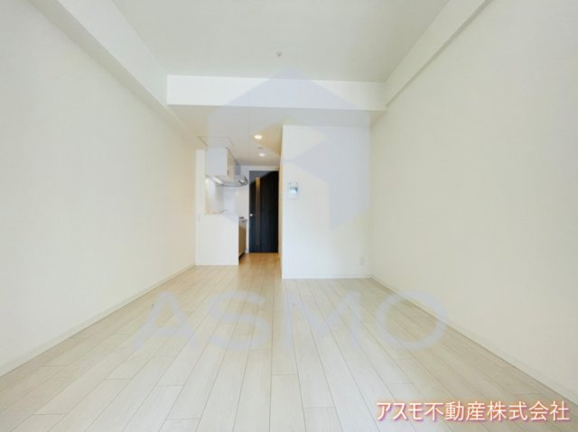 コンフォリア西天満の居間写真