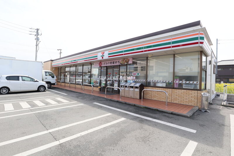 コンビニ　セブンイレブン浜松西浅田1丁目店（コンビニ）まで581m
