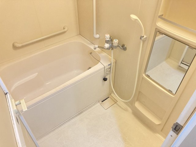 バス・シャワールーム　別のお部屋の写真です