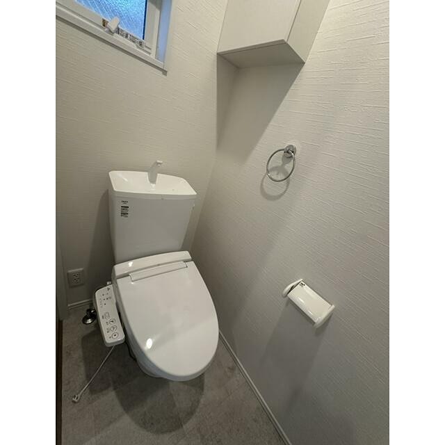リバージュ鶴ヶ峰のトイレ写真