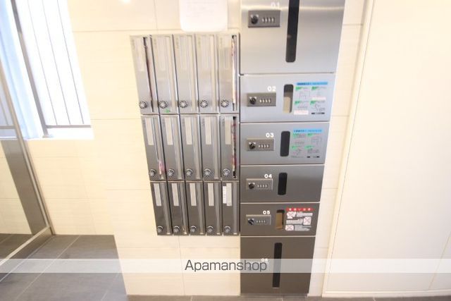 広島電鉄宇品線 市役所前駅 徒歩3分 8階建 築11年の外観写真