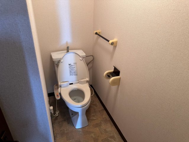 東武東上線 東松山駅 徒歩8分 7階建 築36年のトイレ写真