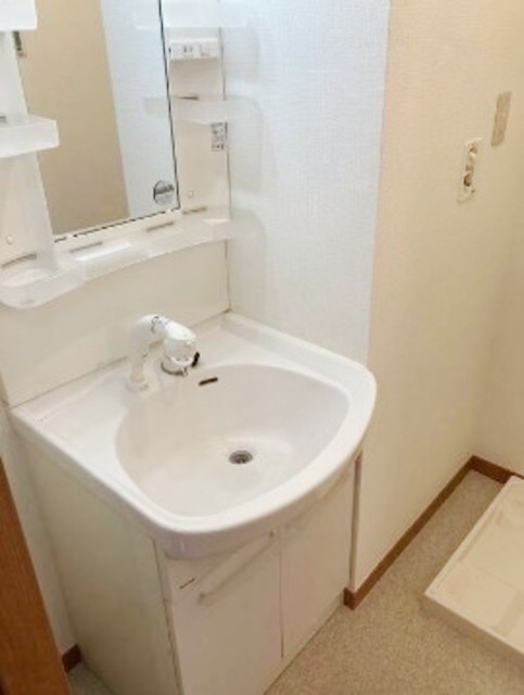 洗面設備　同仕様参考写真