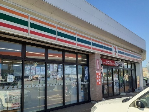 コンビニ　セブンイレブン富山四方荒屋店（コンビニ）まで500m