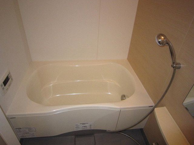 バス・シャワールーム　追い焚き付きバス