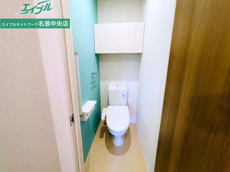 トイレ　別部屋反転画像参考
