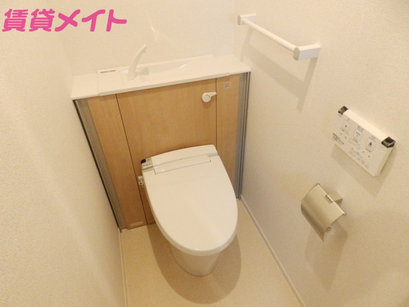カーサ・エトワールBのトイレ写真