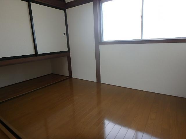 その他　ウォークインクローゼツトとしても使える３帖洋室です